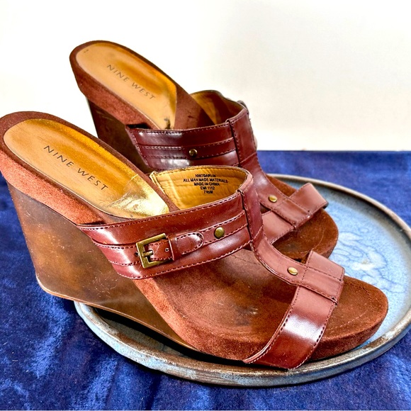 NINE WEST - Women’s Slip-on Wedge Sandler Sz 7.5 - BROWN - Picture 1 of 15